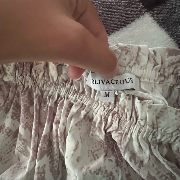 Off The Shoulder Cropped Snakeskin Flowy Top - Picture 6 of 6